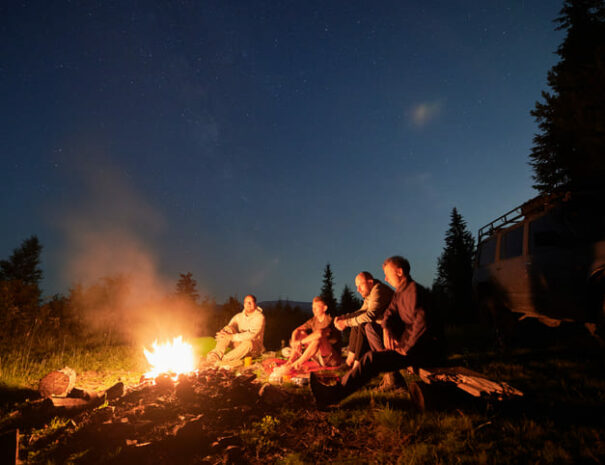 soirée feu de camp en séminaire montagne à pralognan